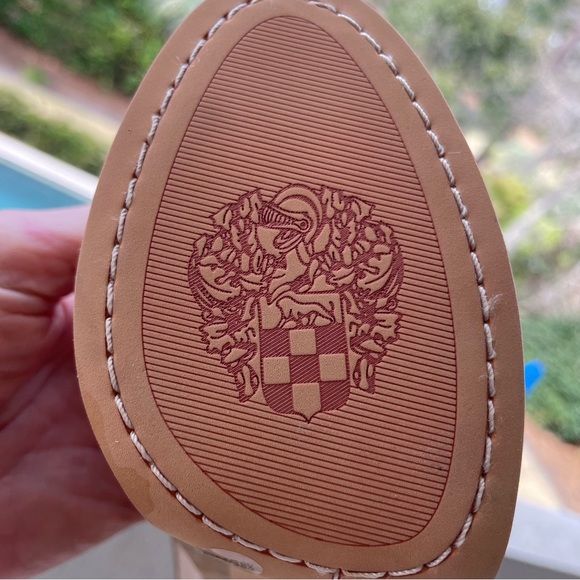 Vince Camuto LORIM Nude peep toe platform heels. Soft patent leather. New in box - Picture 10 of 10